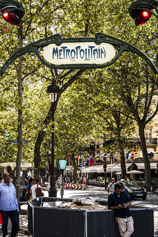 Metro-Station Paris