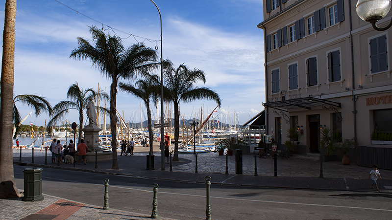 Sanary-sur-Mer harbor view