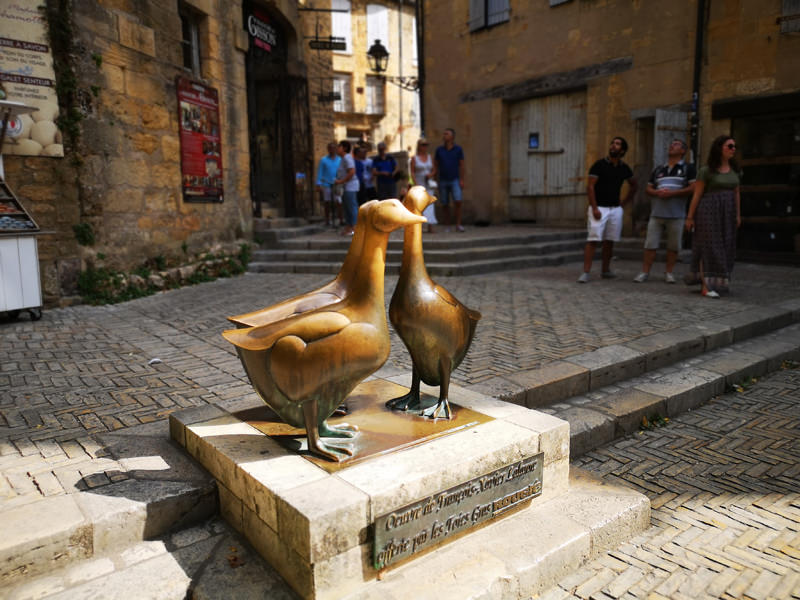 Goose sculpture in Sarlat
