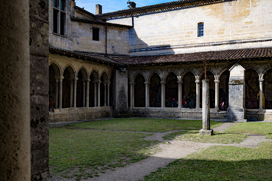 Cloister garden in Saint-Émilion