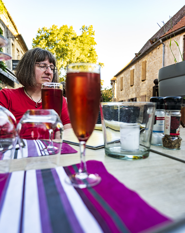 Outdoor area, glasses, Kir | © Bert Schwarz 2022
