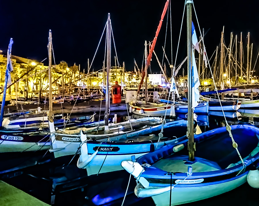 Seating at Quay 16 | © Bert Schwarz 2022