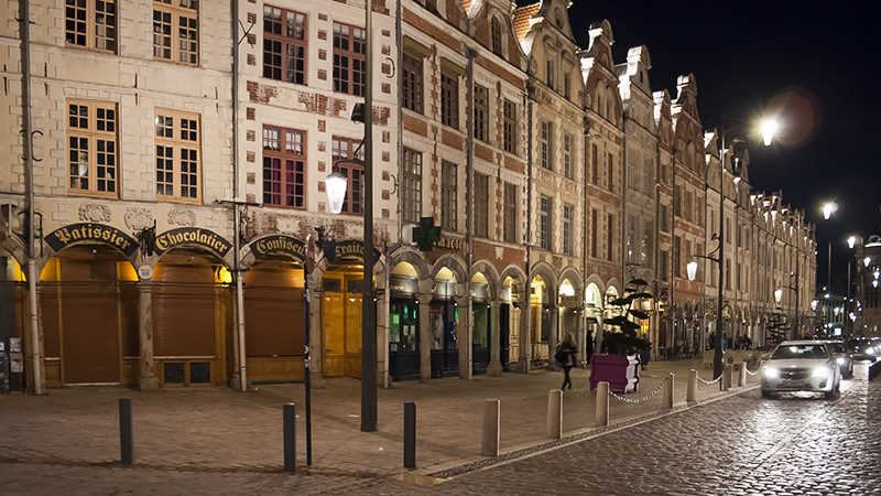 Strasse, Stadthäuser, Nacht, Auto, Lille | © Bert Schwarz 2015