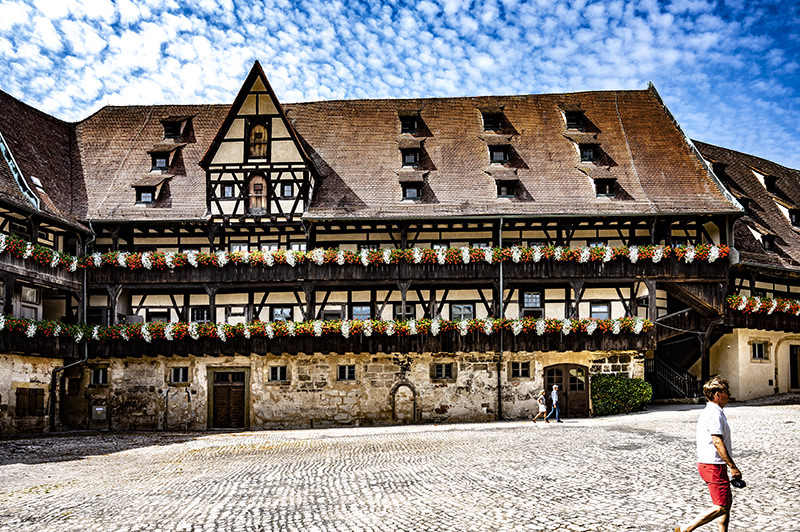 Fluss, Brücken, Bäume, Herbst | © Bert Schwarz 2024