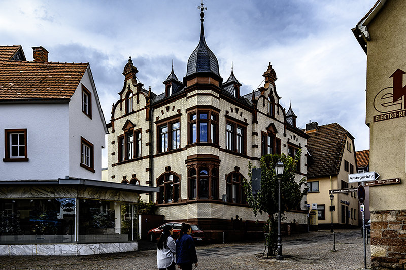 Strasse, Gebäude, Menschen | © Bert Schwarz 2024