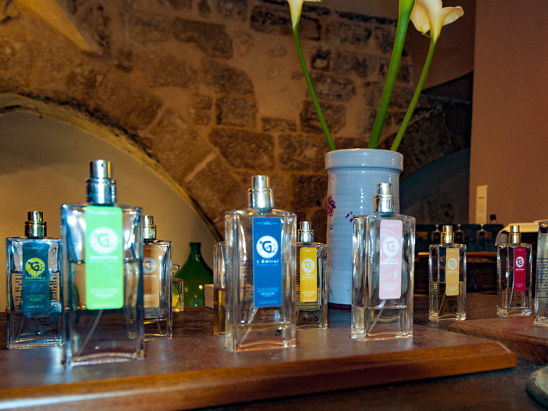 Perfume production essences | © Bert Schwarz 2019