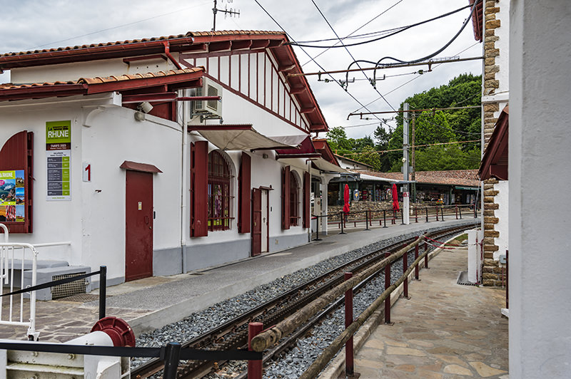 Station, tracks, La Rhune, Col de Saint-Ignace | © Bert Schwarz 2023