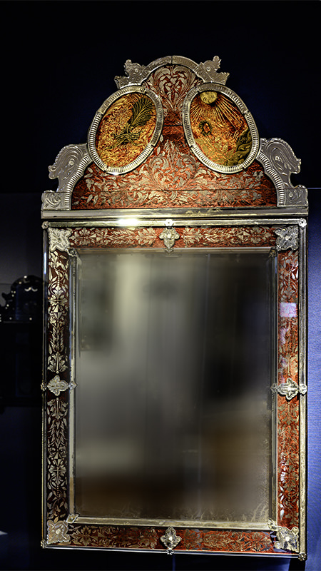 A mirror with a story | © Bert Schwarz 2024