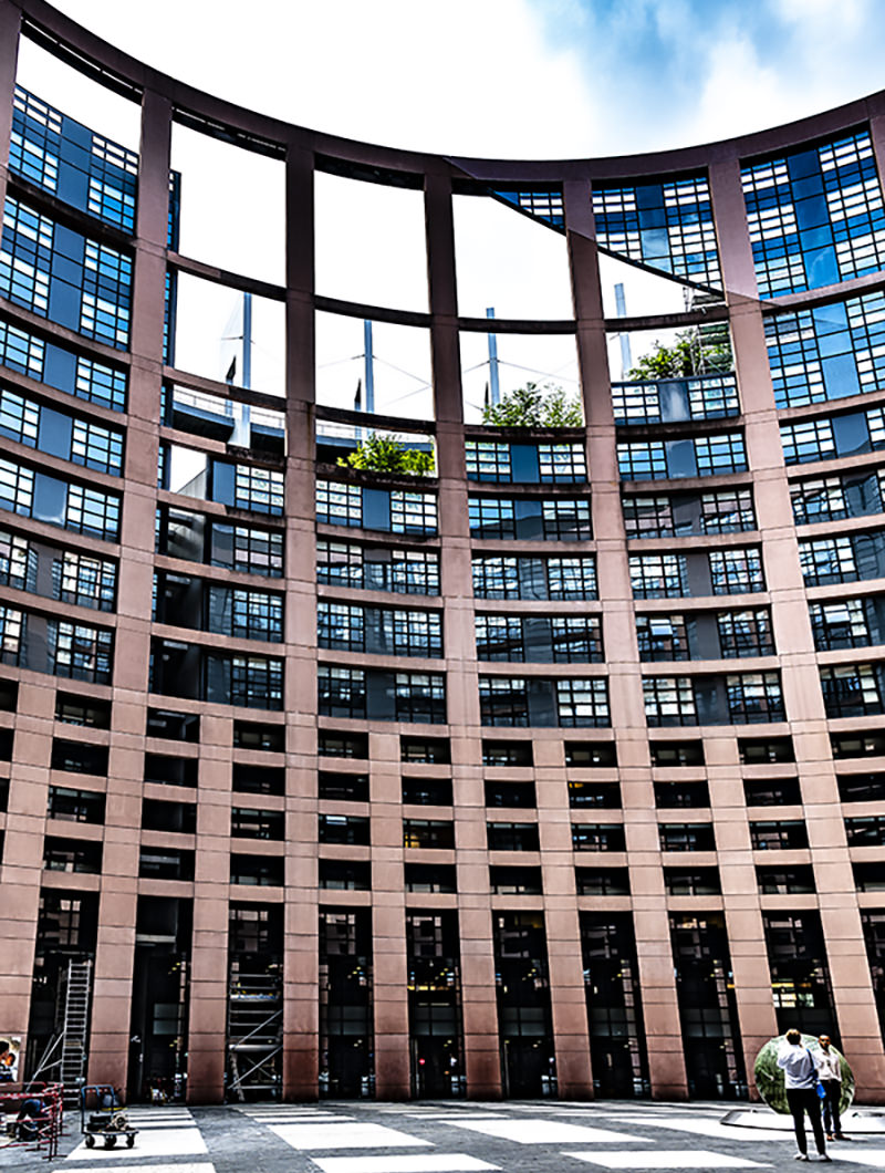 Inner courtyard of the European Parliament | © Bert Schwarz 2026