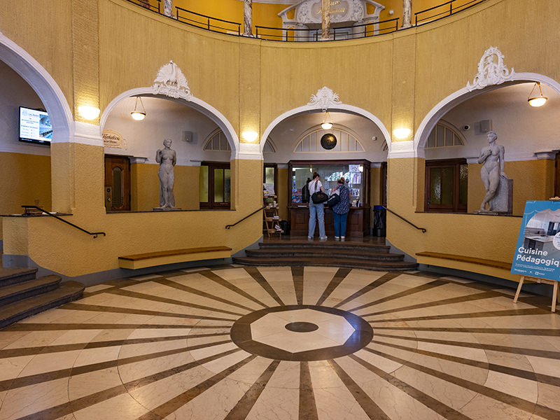 Entrance area of the Municipal Baths | © Bert Schwarz 2026