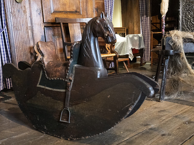 Rocking horse in the museum | © Bert Schwarz 2026