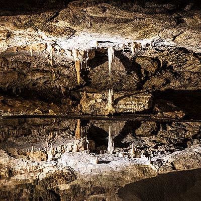 Cave with lake | © Bert Schwarz 2022