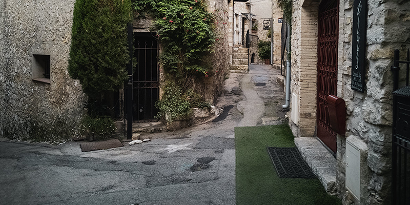 Mougins