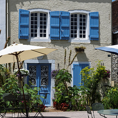 Mougins