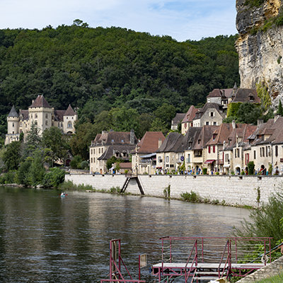 Felsen, Fluss, Schloss, Dorf | © Bert Schwarz 2021